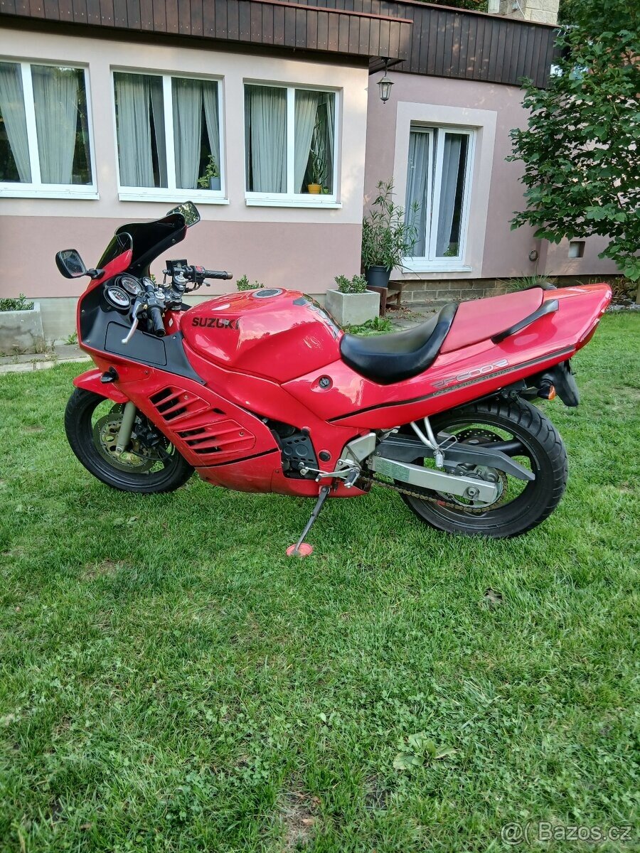 Suzuki RF 600 R GN76B - 4