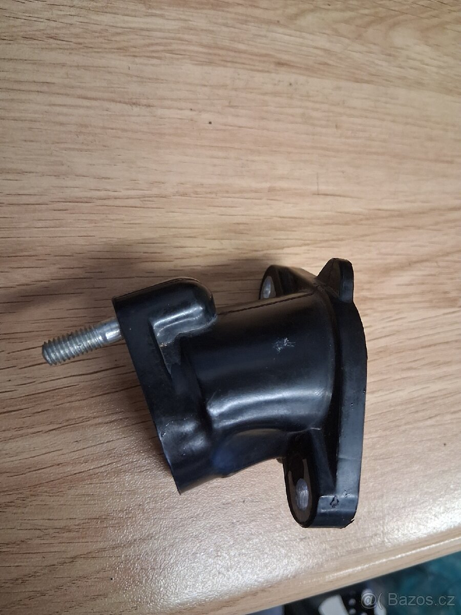 Yuki Vista 125 příruba - 4