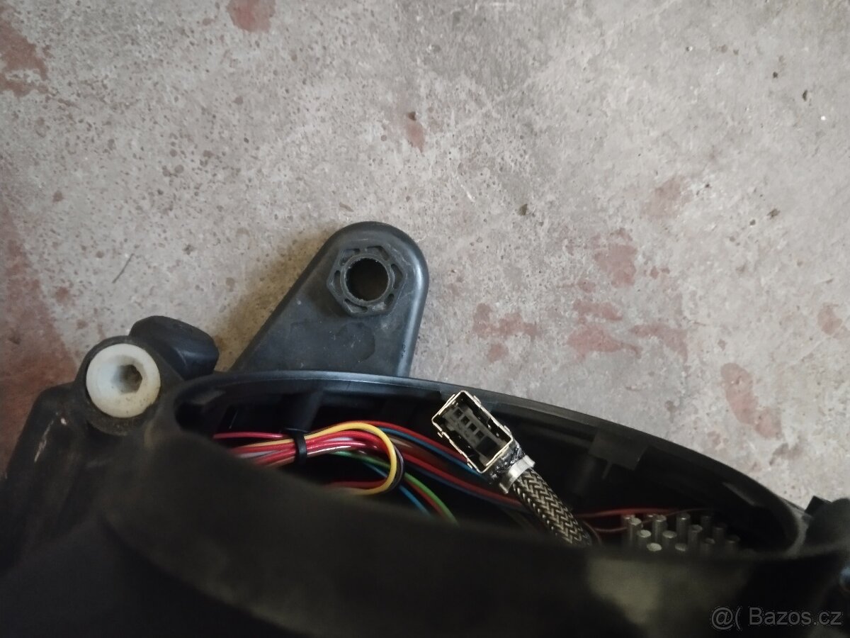 Škoda Octavia 3 predfacelift levý xenon - 4