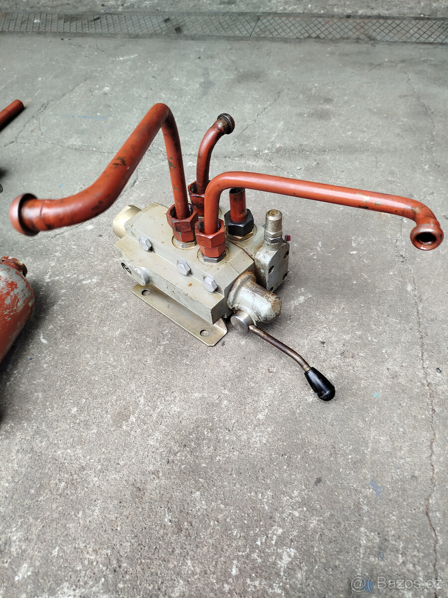 hydraulické filtry a rozvaděč - 4