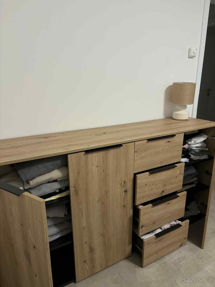 Komoda - 4