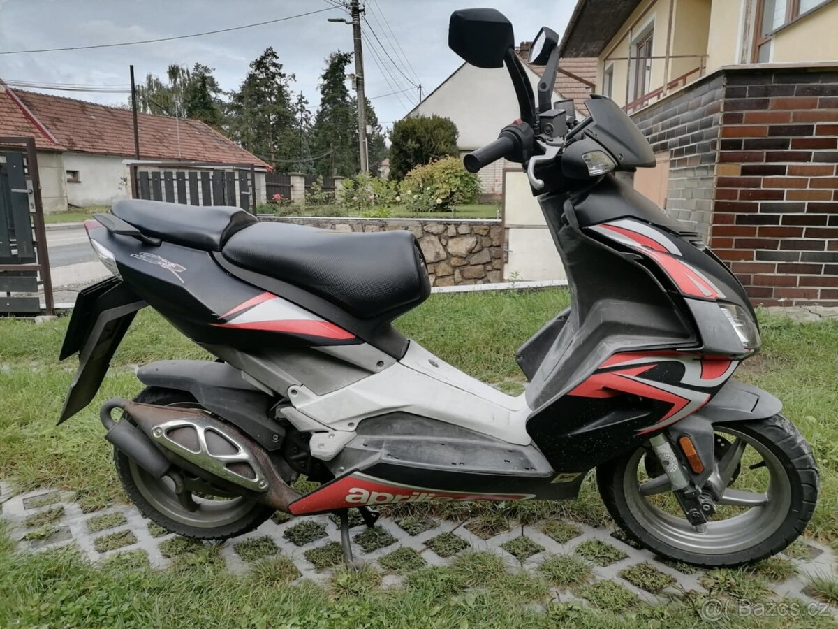 Skútr Aprilia - 4