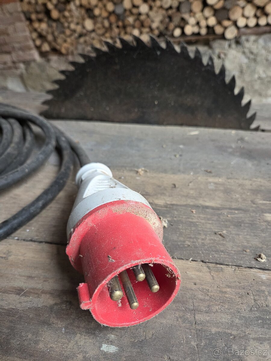 Cirkulárka pila s kolébkou 4kw - 4