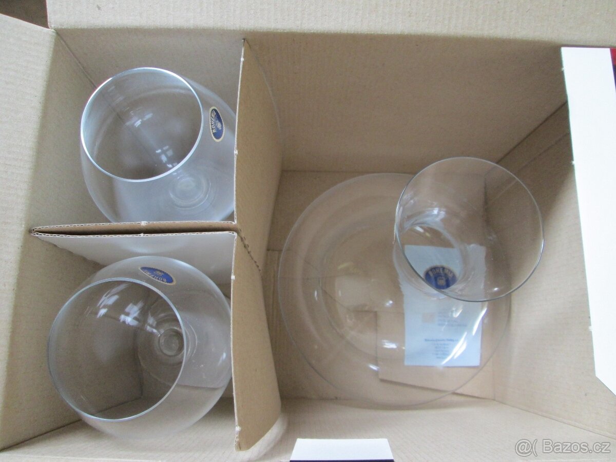 Sada sklenic a karafy na víno - 4