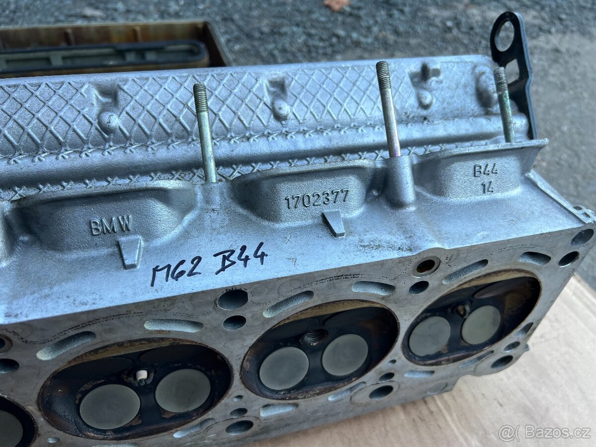 BMW E39 540i M62B44 hlavy motoru - 4