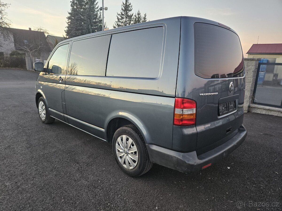 VW TRANSPORTER T5 1.9TDI 63KW 5 MÍST ASR - 4