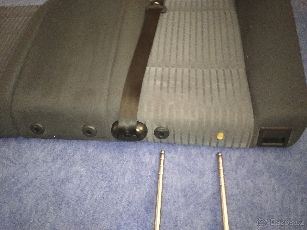 Opěradlo zadního sedadla a dvě opěrky hlavy Škoda Octavia I - 4