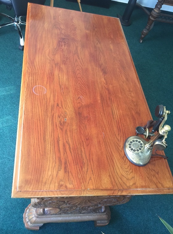 Historický vyřezávaný stůl - 4