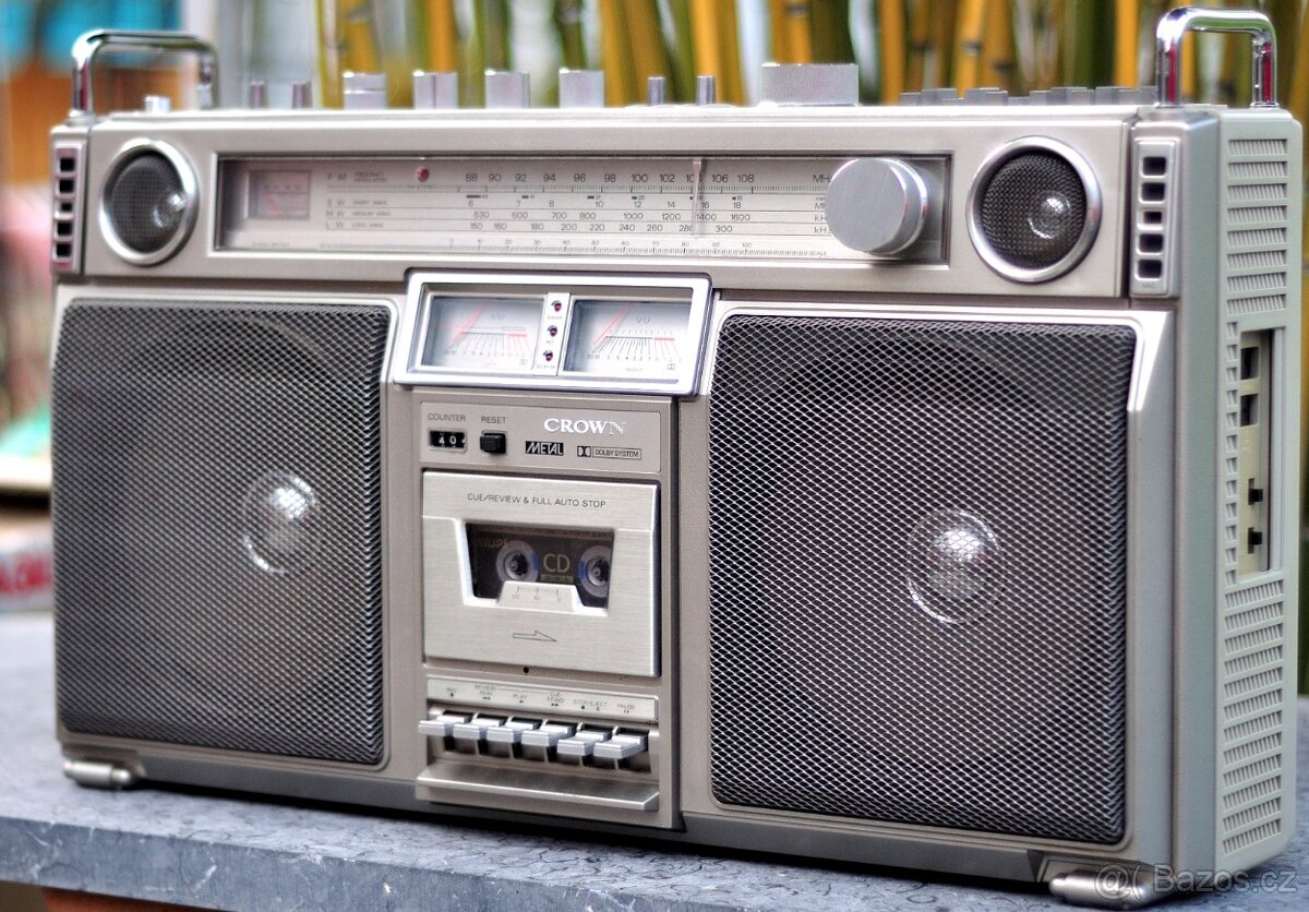 Crown-CSC 980L Bombox. - 4