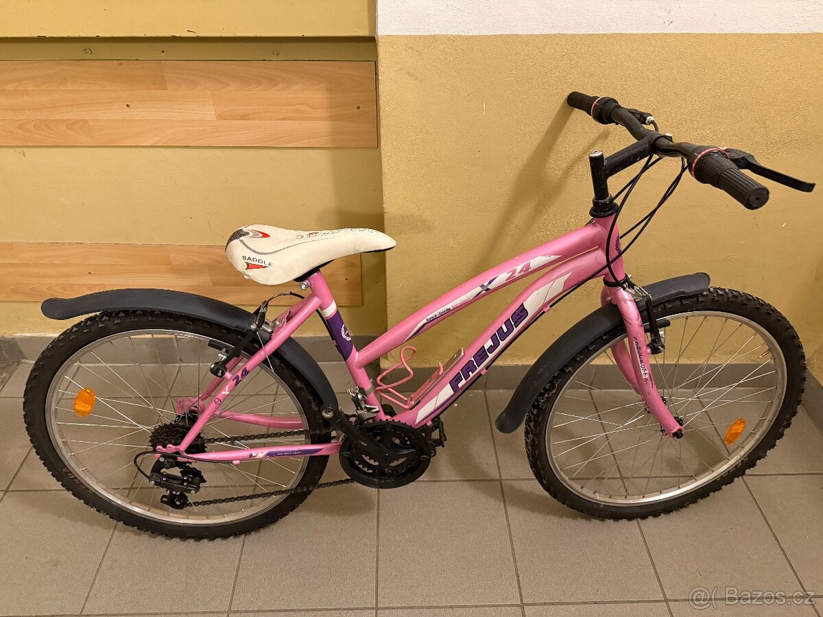 Prodám dívčí kolo 24 - FREJUS - 4