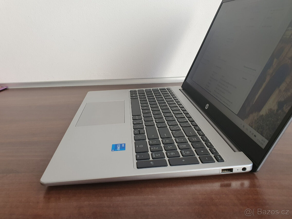 Moderní notebook HP 250 G10 - 4