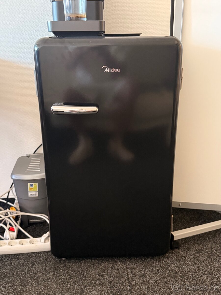 Prodám lednici Midea - 4
