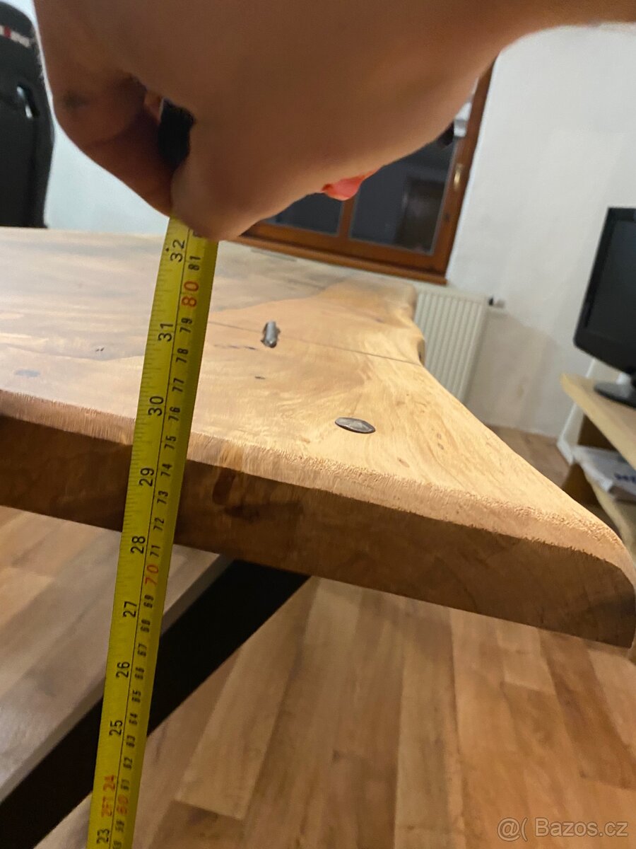 Ořechový stůl - 4