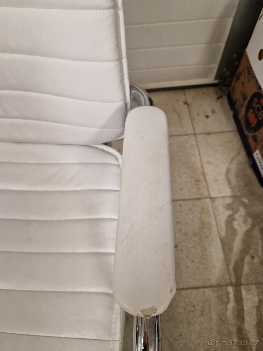 Kancelářské křeslo - 4