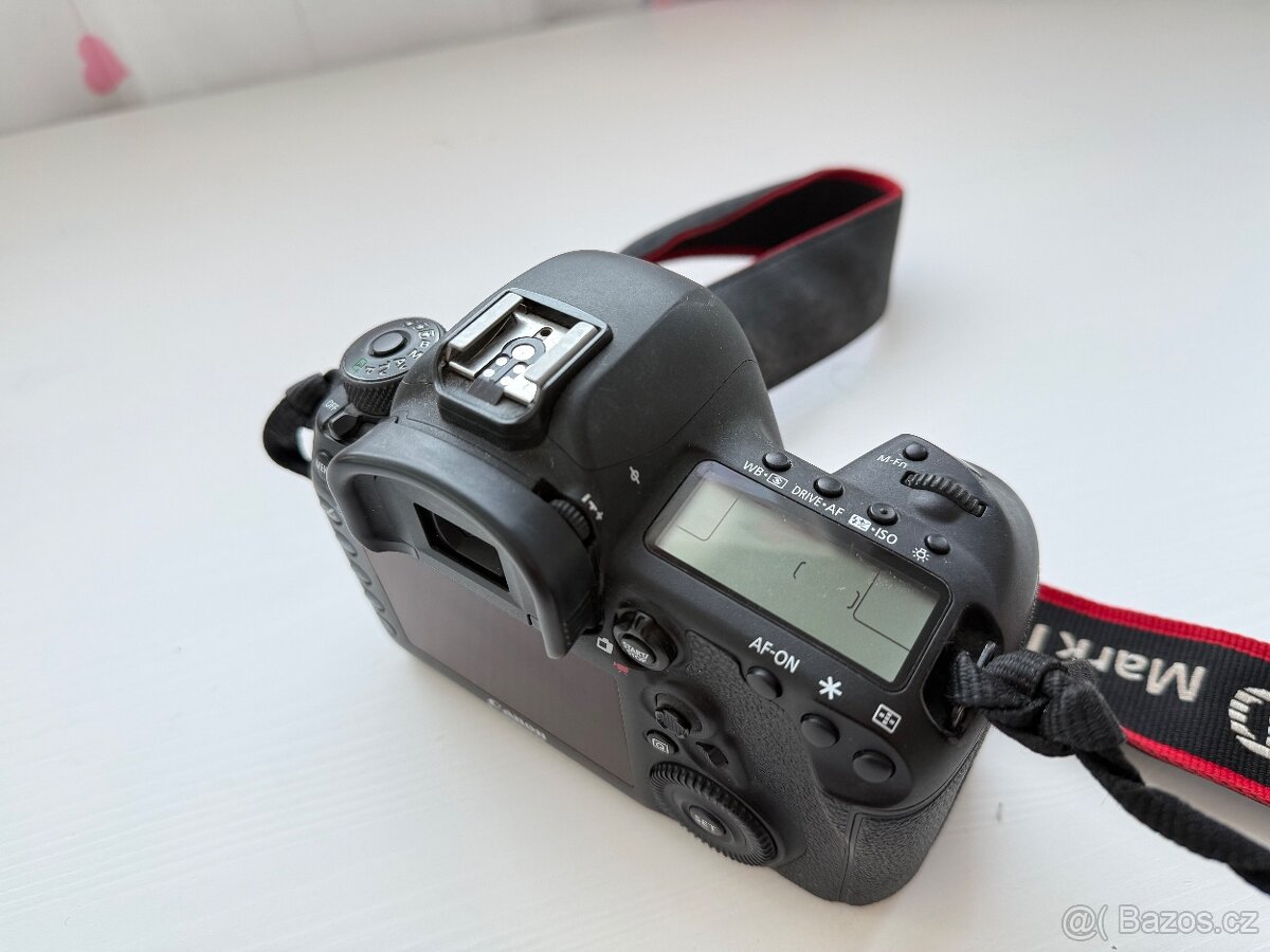 Canon EOS 5D Mark IV - 4