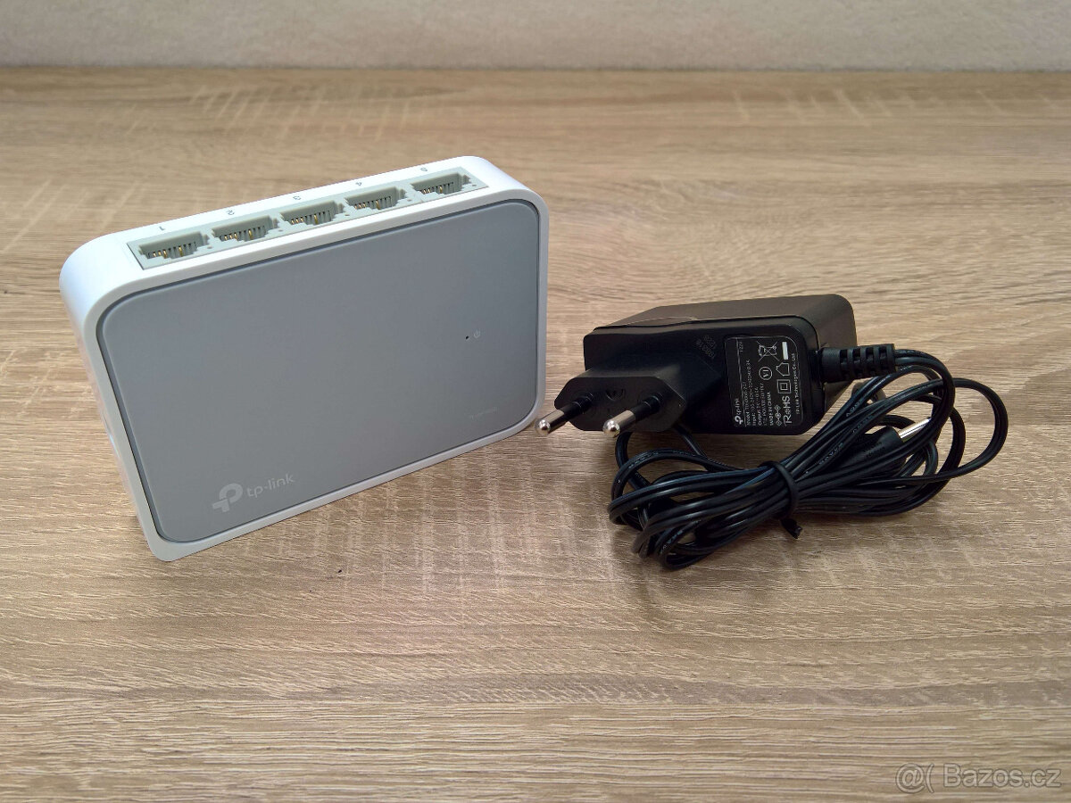 Switch TP-Link TL-SF1005D - 4