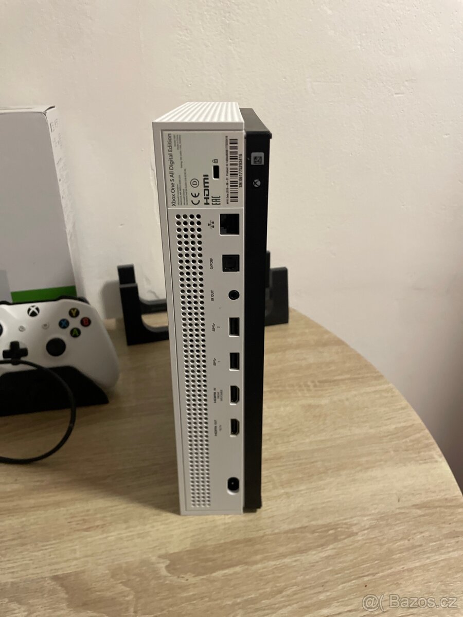 Xbox One S Digital edition - 4