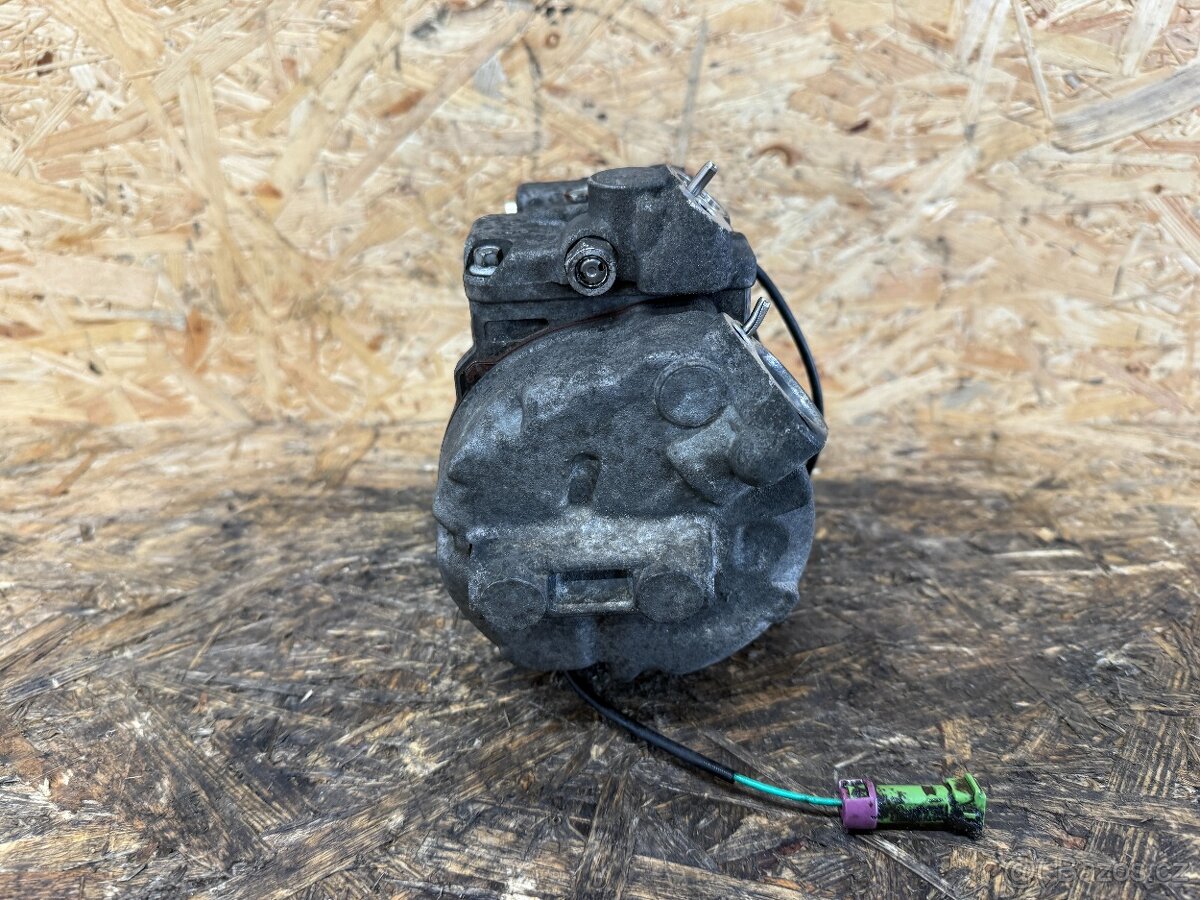 KLIMAKOMPRESOR VW PASSAT B5.5 8D0260808 - 4