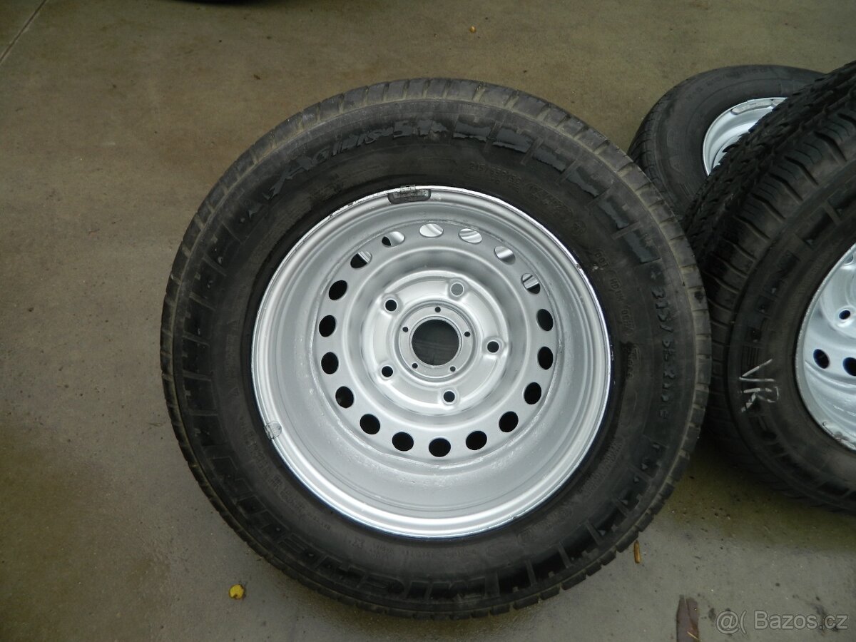 kola ford Transit + pneu R15C - 4