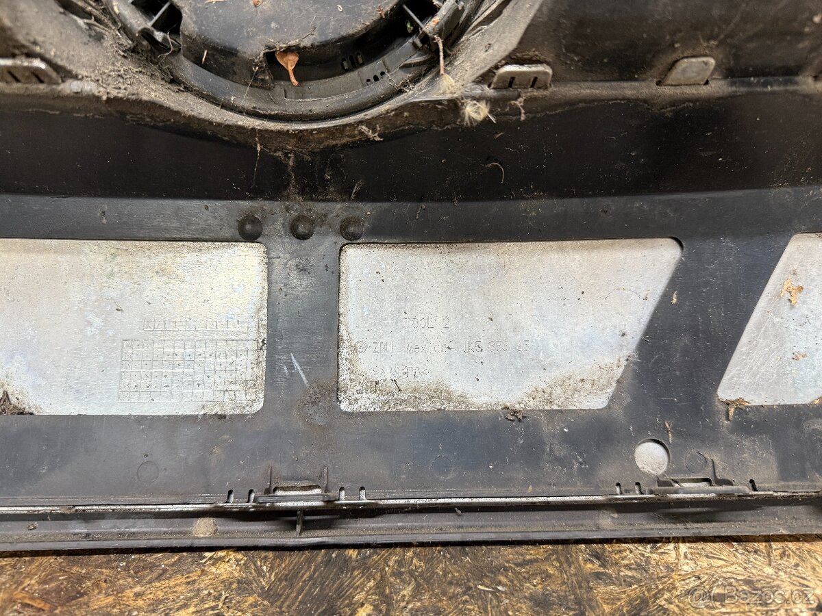 PŘEDNÍ MASKA NÁRAZNÍKU VW GOLF 5 1K5853651 - 4