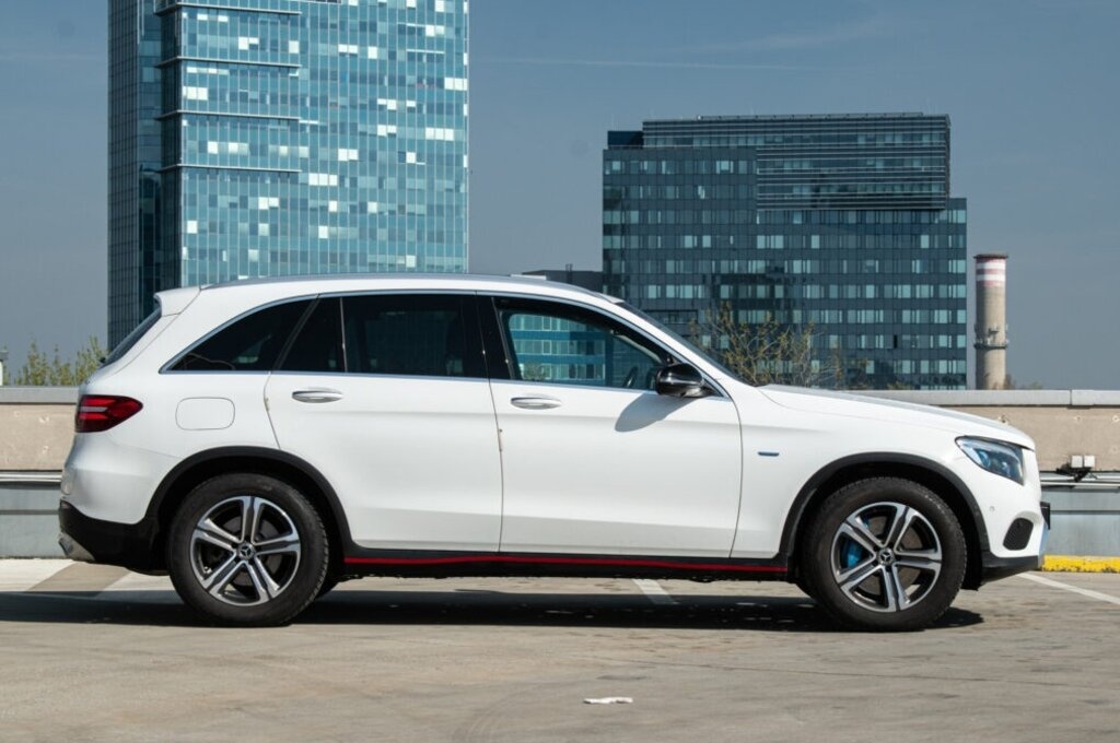 Mercedes-Benz GLC SUV 350 e 4MATIC A/T - 4