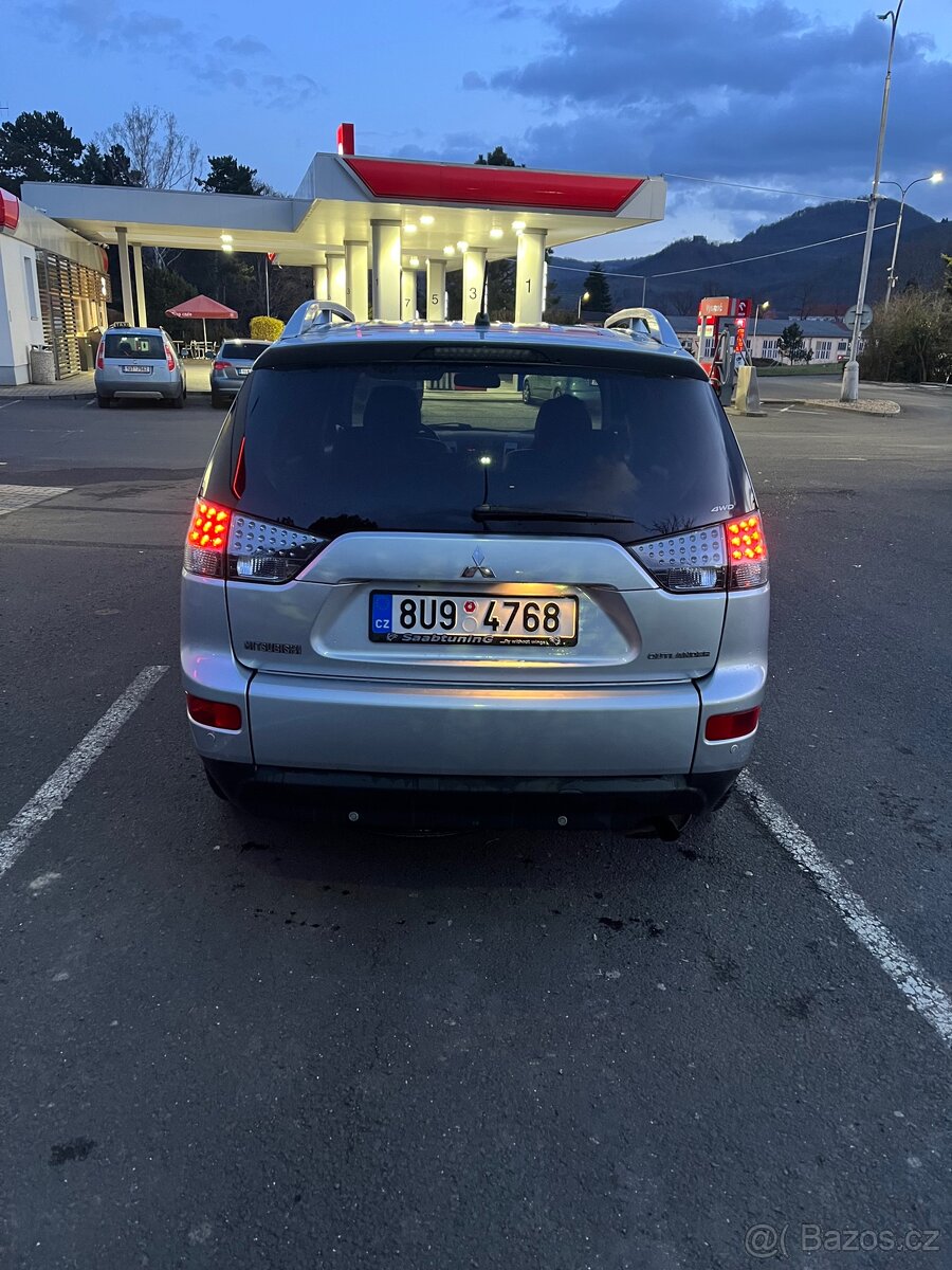 Mitsubishi Outlander - 4