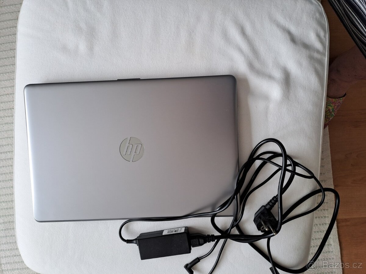 Prodám notebook HP TPN-C129 - 4