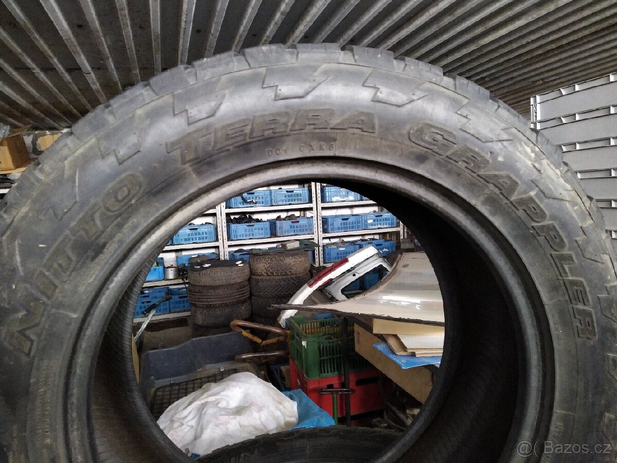AT 305/50 R20 - 4