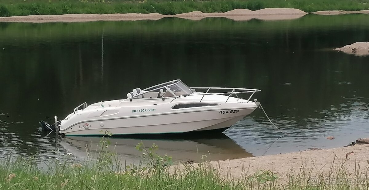 Prodám kajutový motorový člun - 4