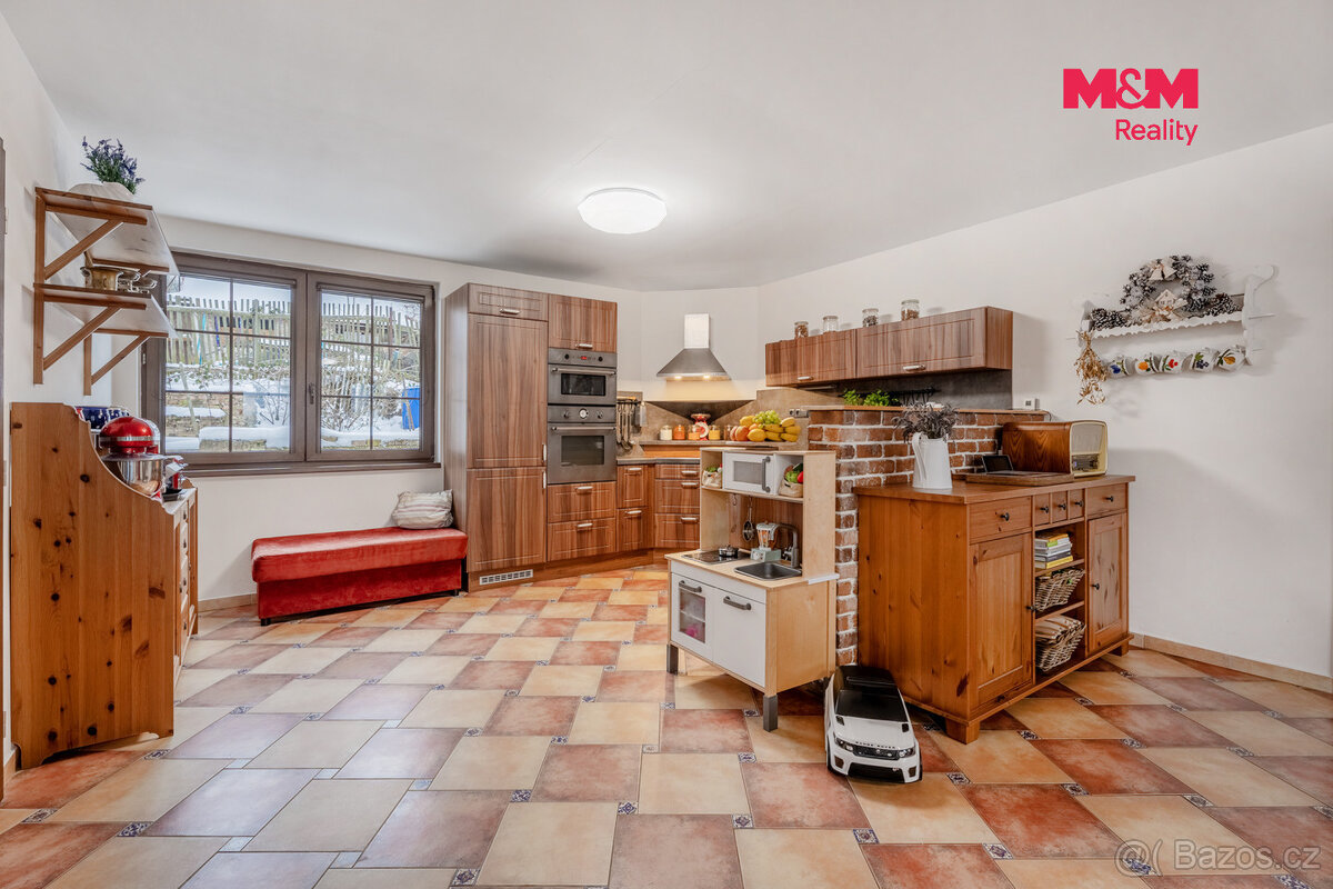 Prodej rodinného domu, 182 m², Žežice – pohled 4