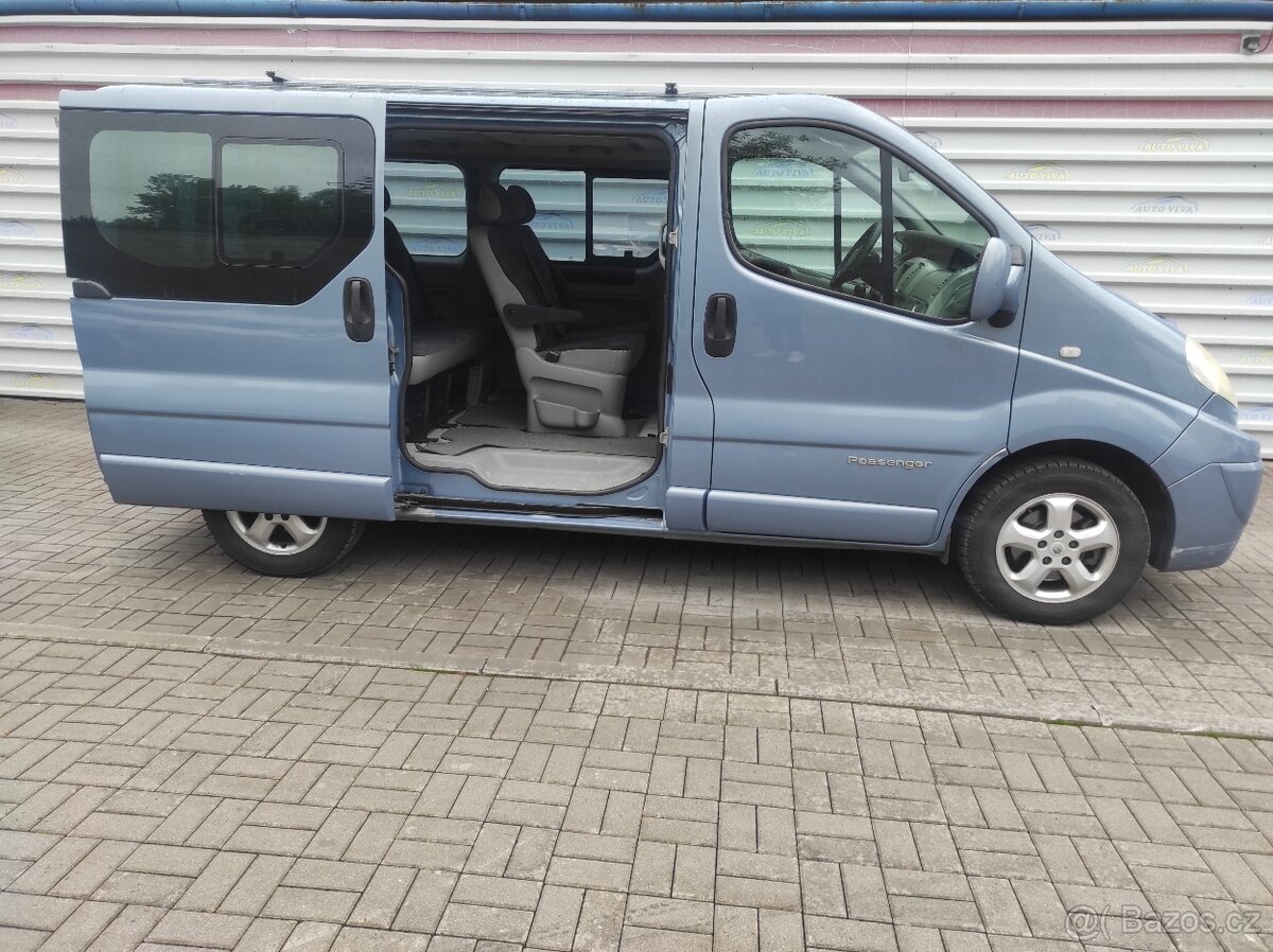 Renault Trafic, 2,5dCi 107kW Passenger 7 míst - 4
