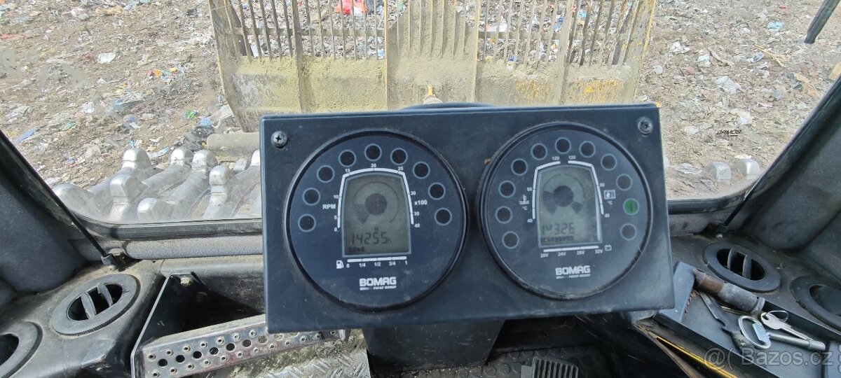 skládkový kompaktor BOMAG - 4