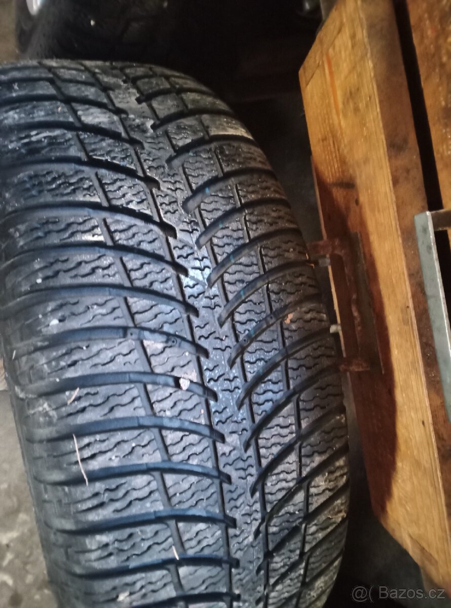 Pneu 205/55R16 - 4