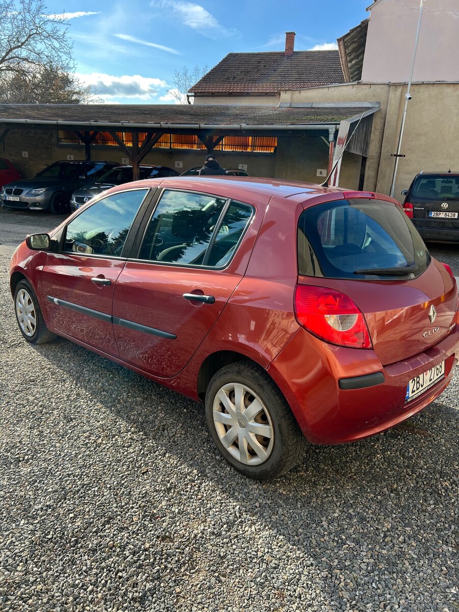 Renault Clio 3 1.6i 65kw - 4