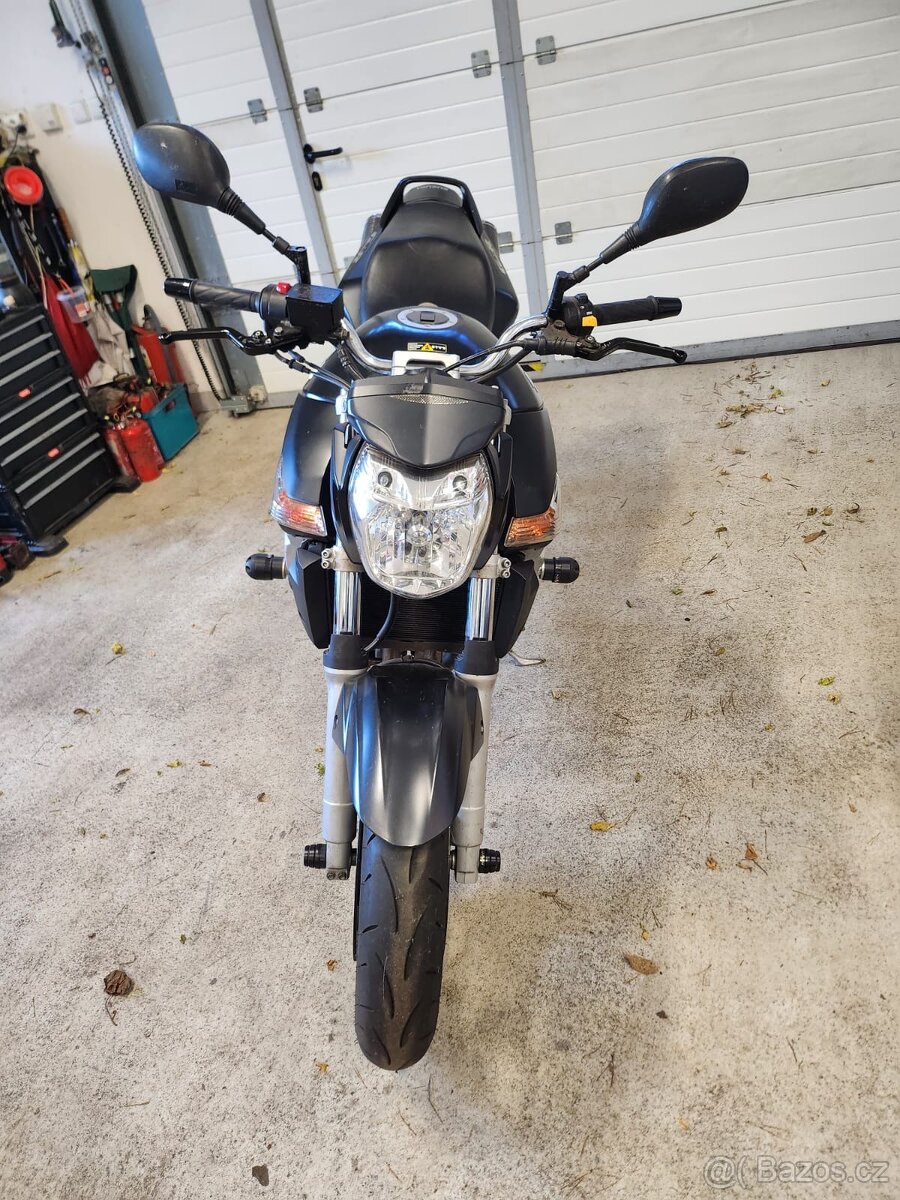 SUZUKI GSR600 - 4