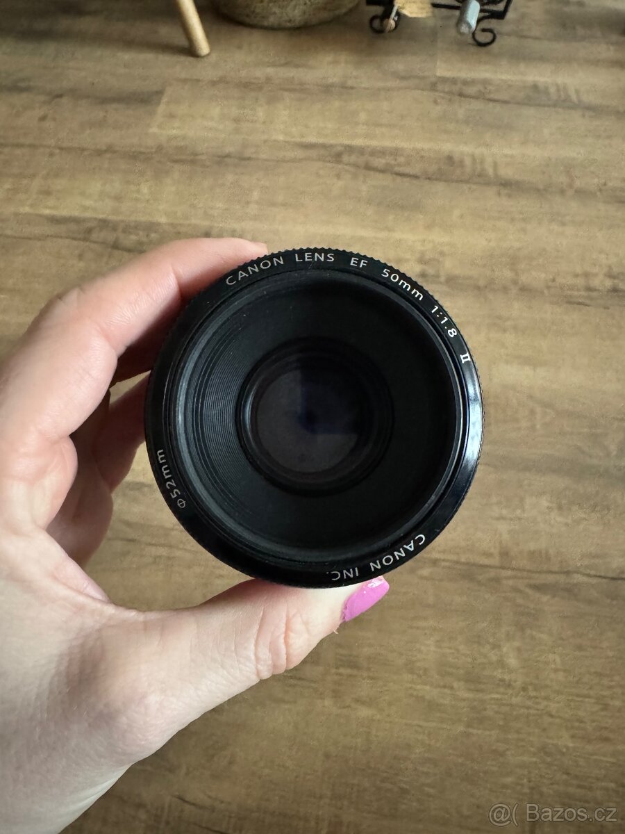 Prodám pevný objektiv Canon EF 50mm - 4