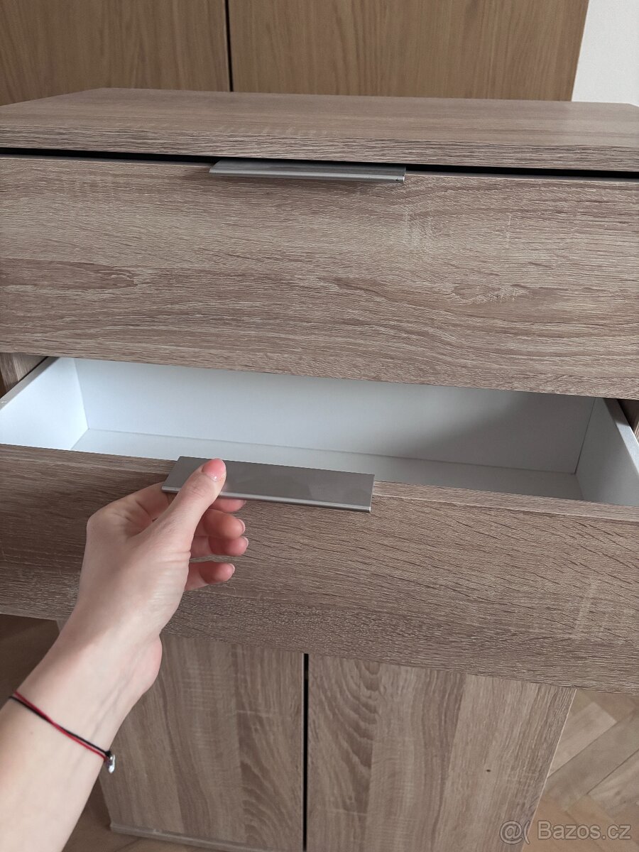 Skříňka - 4