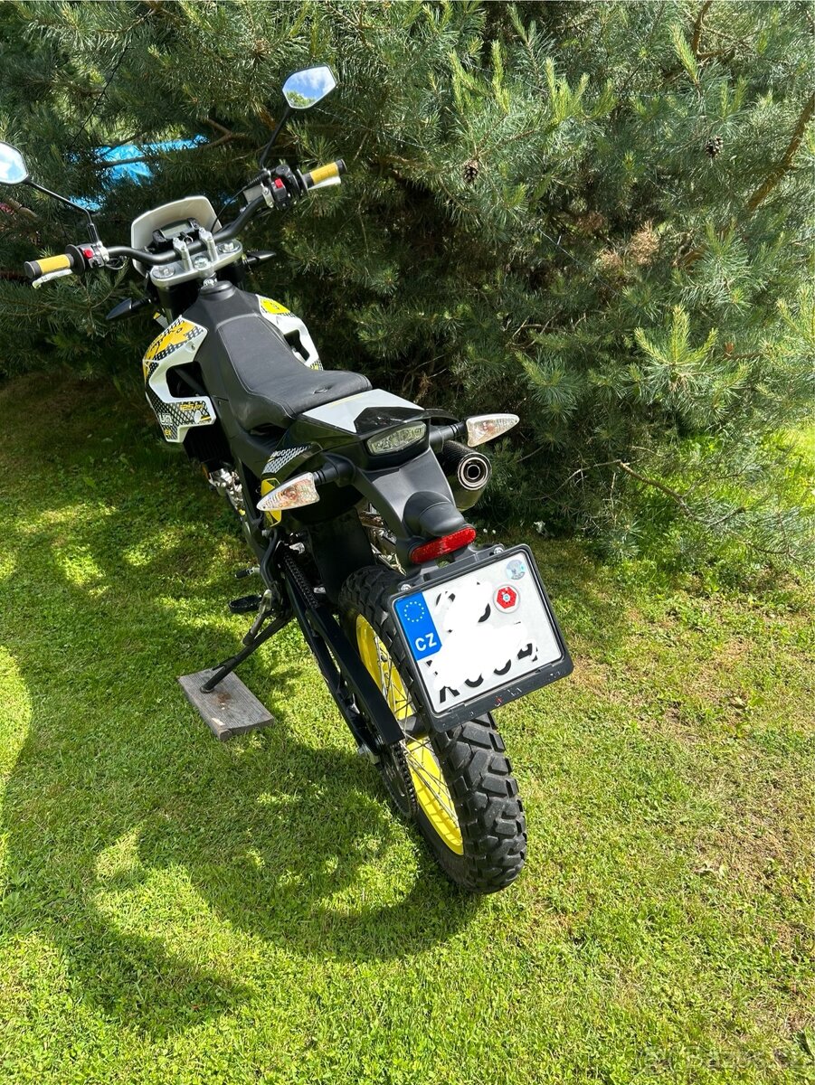 UM DSR EX 125