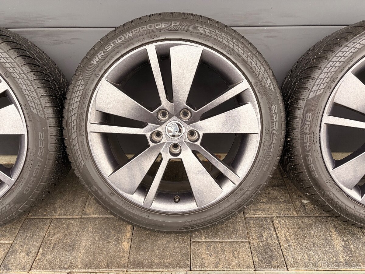 Zimní originál Škoda Superb 235/45 r18 - 4