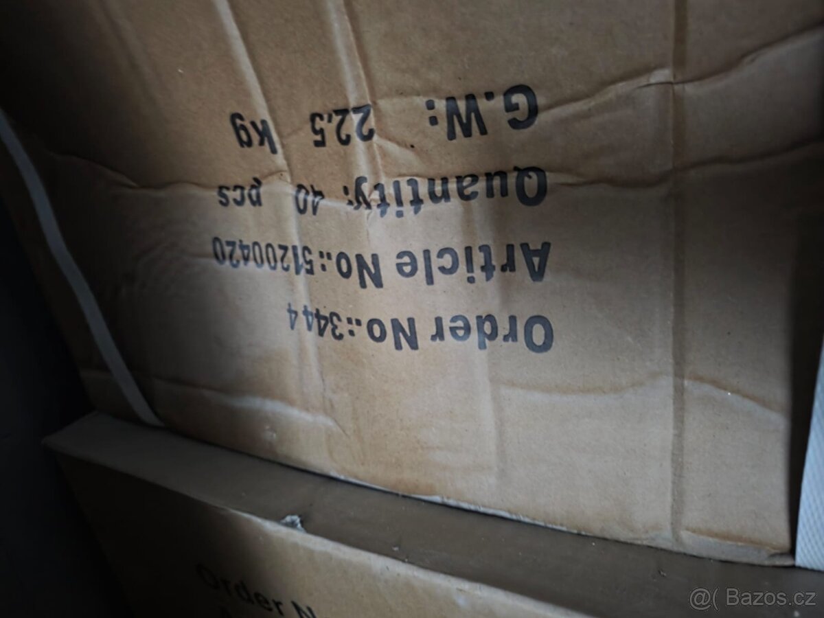 Zbytky materiálu ze nové zdvojené podlahy - 4