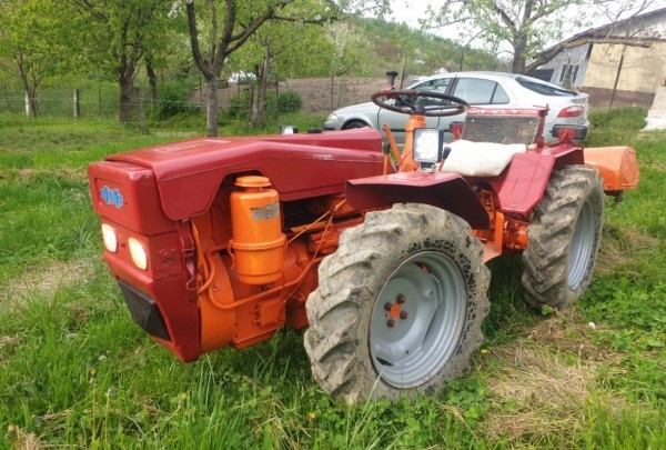 Kloubový traktor Pasquali 4x4 s frézou a vertikutátorem - 4