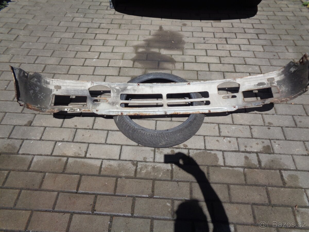 BMW 3 E30 spodní část předního čela 41331916986 - 4