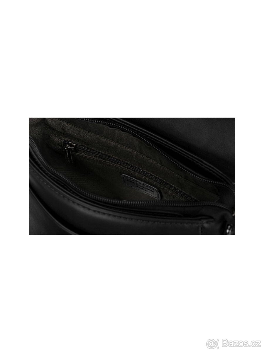 Černá kabelka s prošívanou klopou - 4