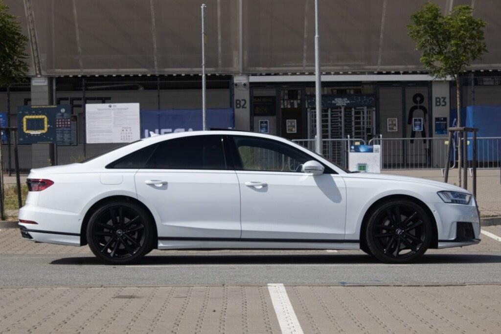 Audi A8 55 TFSI z roku 2022 - 4