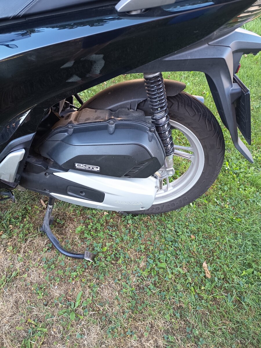 Honda SH125 - 4