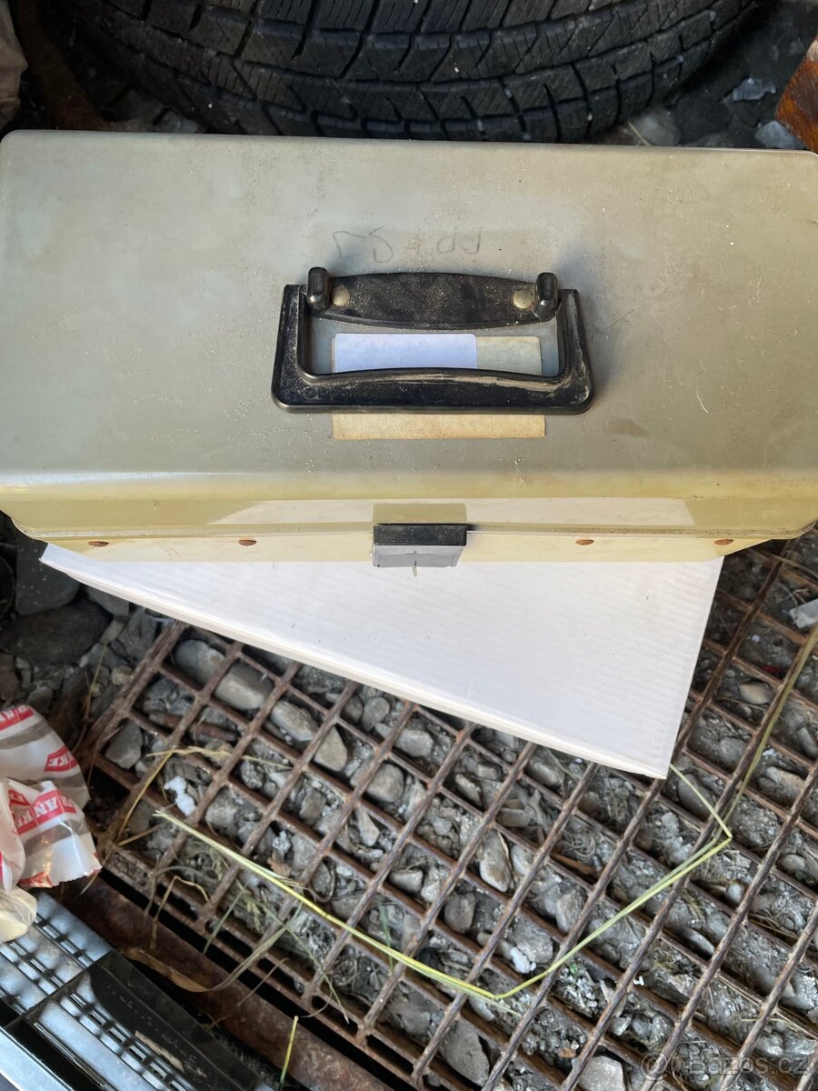 LABORATORNÍ SOUPRAVA - 4