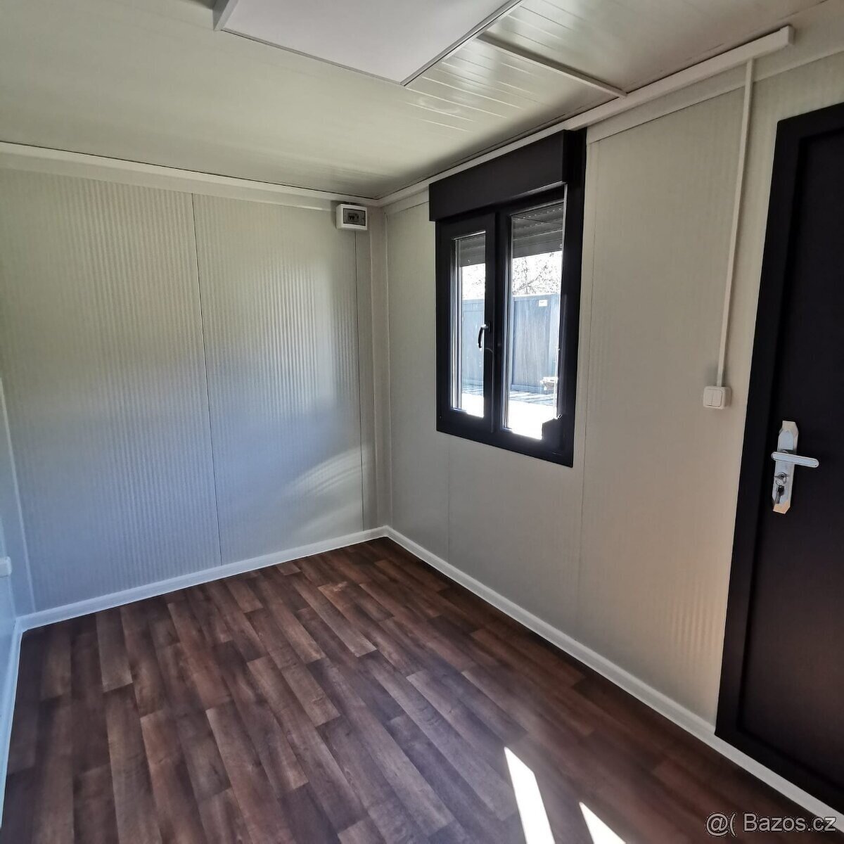 Obytný/prodejní kontejner PMP-K o rozměru 2,4x4 m - 4