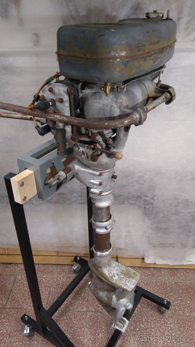 Propulsor - legendární český lodní motor - 4