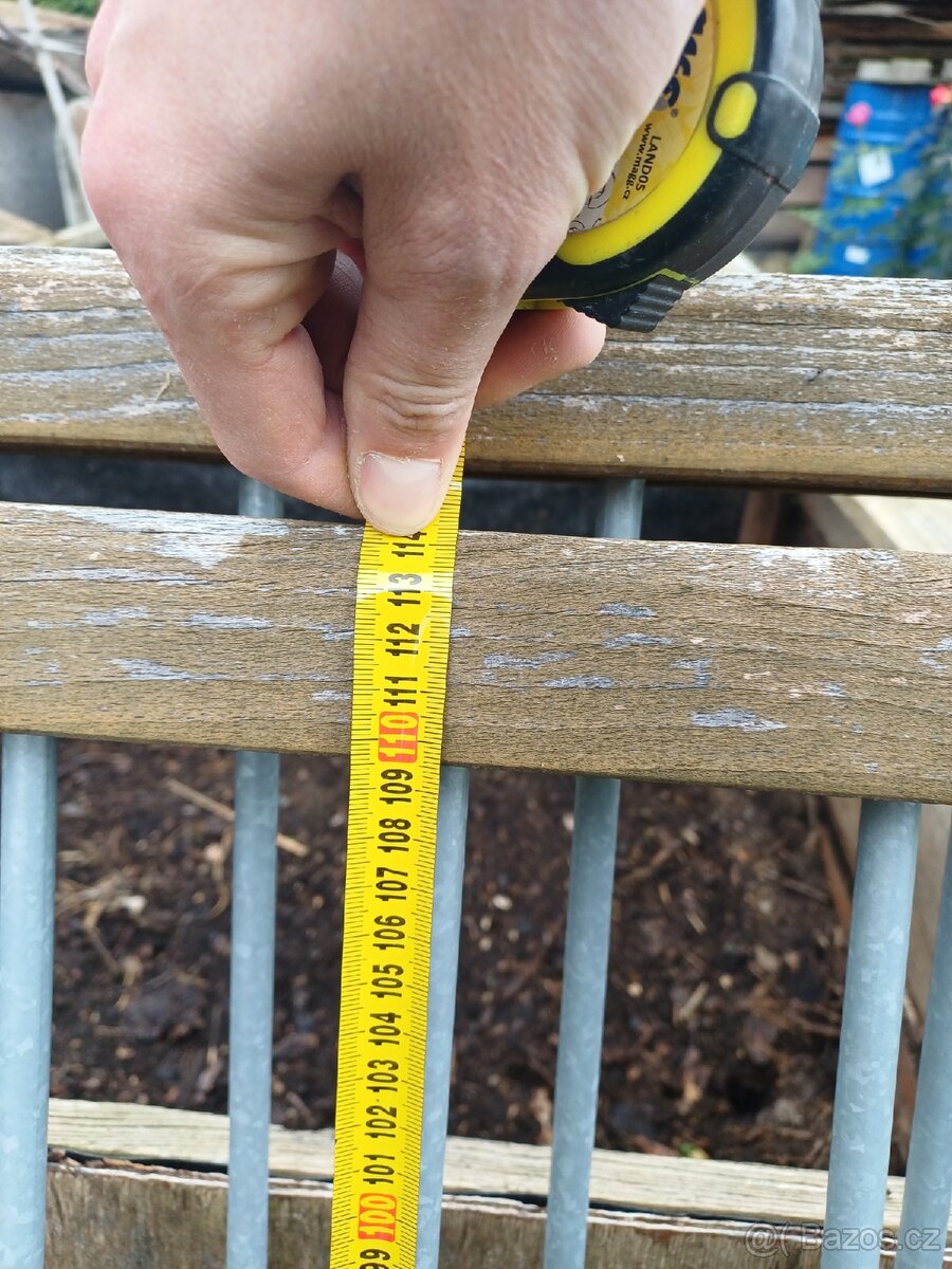 Zábradlí před fr okno - 4