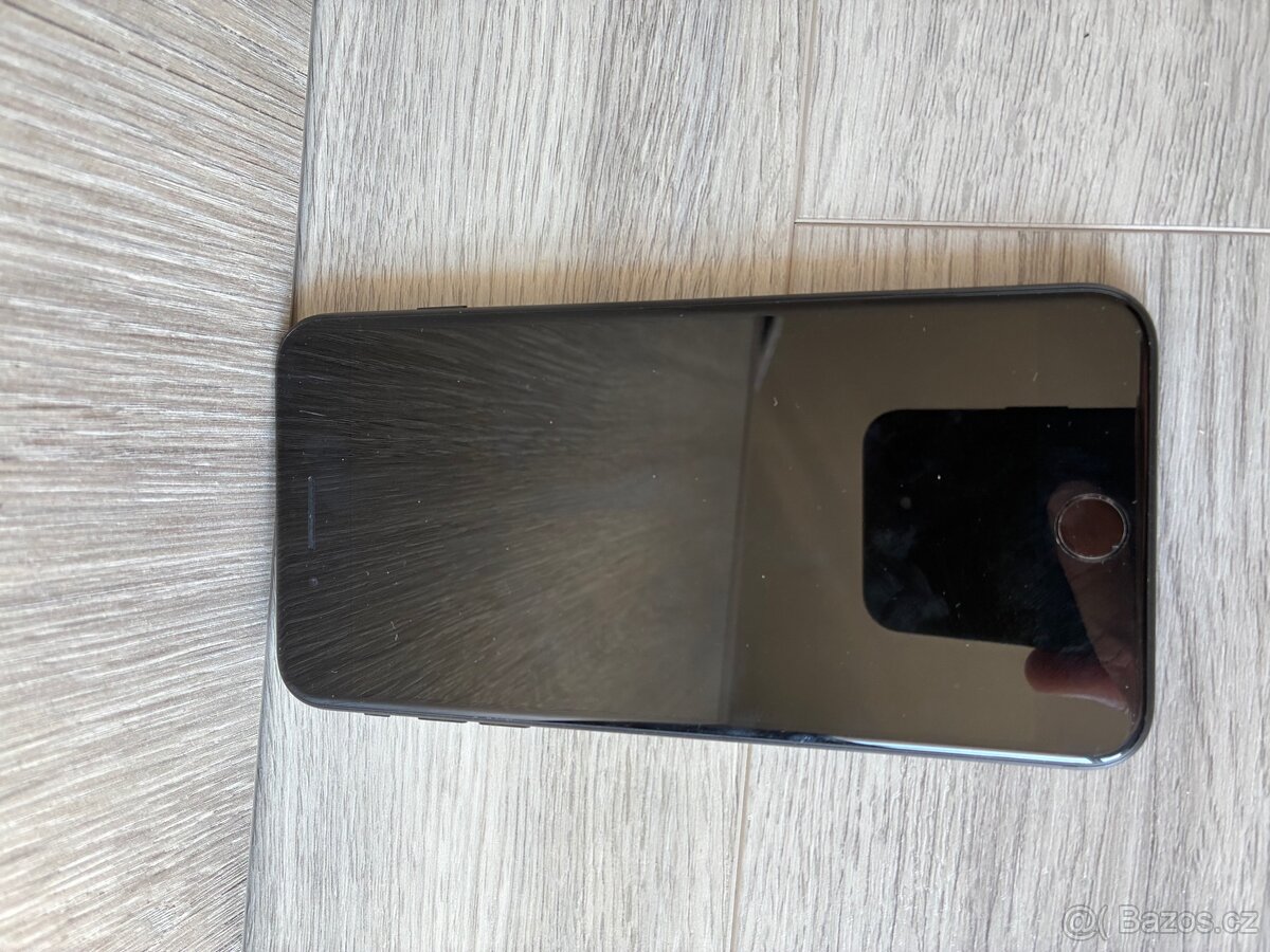 IPhone 7 Plus A1784 zamknuty - 4